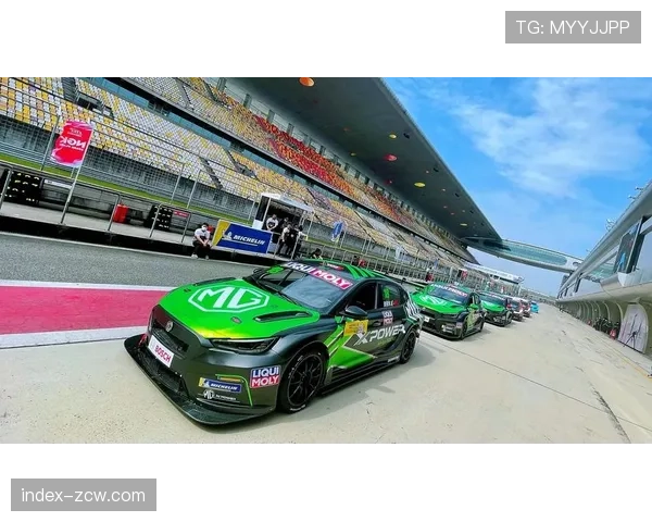 车队聚焦细节调整以优化比赛节奏 液压系统延迟等问题影响单圈表现